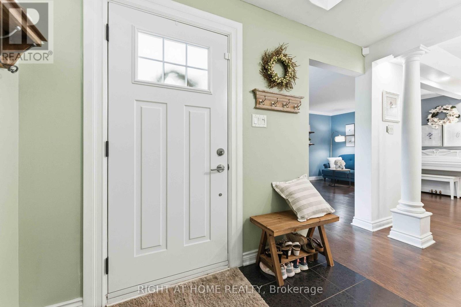 25 Waterton Crescent, Ottawa, ON - Indoor Photo Showing Other Room
