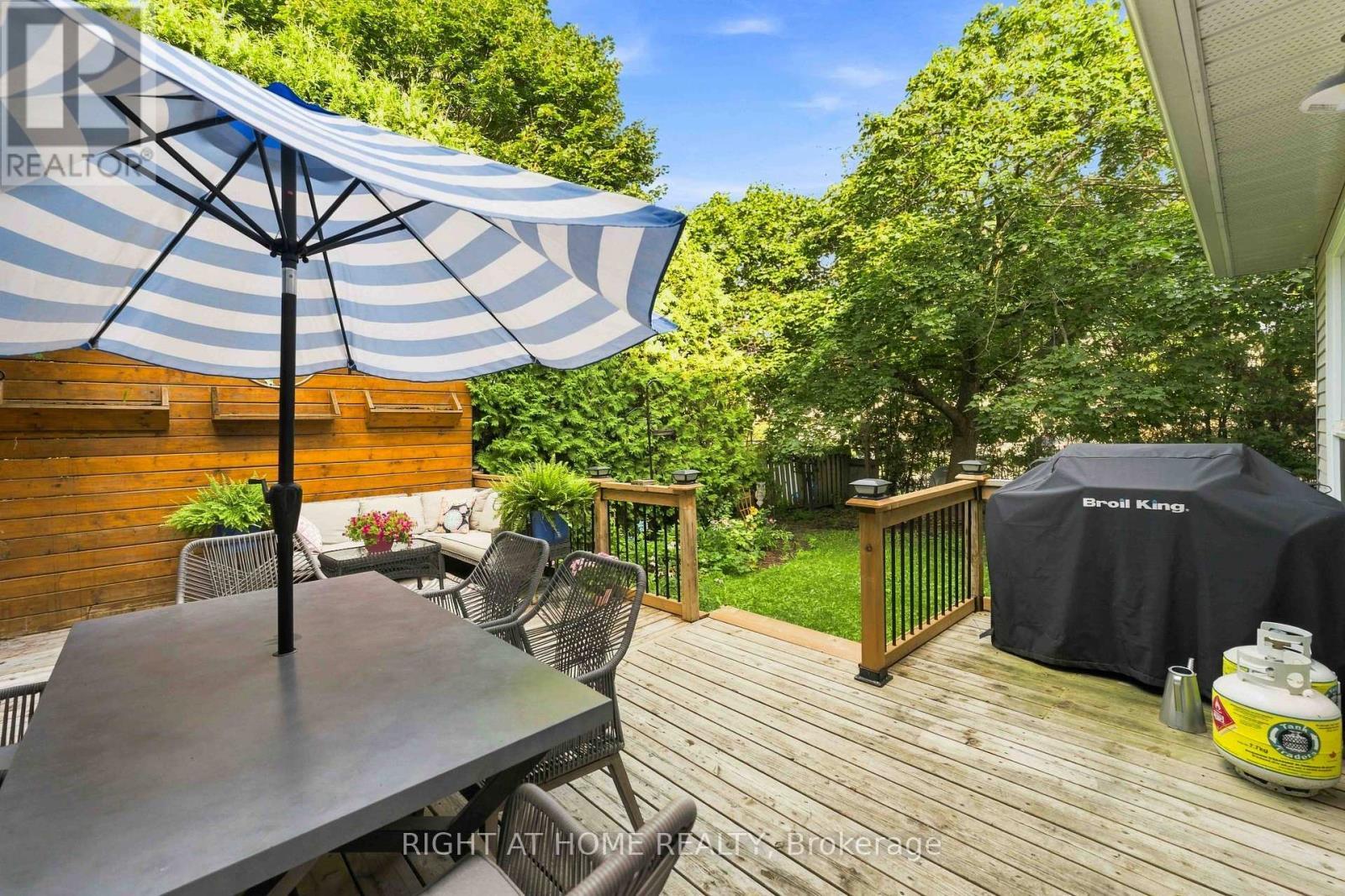 25 Waterton Crescent, Ottawa, ON - Outdoor With Deck Patio Veranda With Exterior