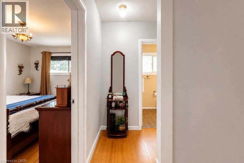 120 Stone Church Road W, Hamilton, ON - Indoor Photo Showing Other Room