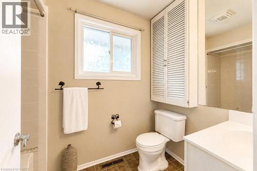 120 Stone Church Road W, Hamilton, ON - Indoor Photo Showing Bathroom