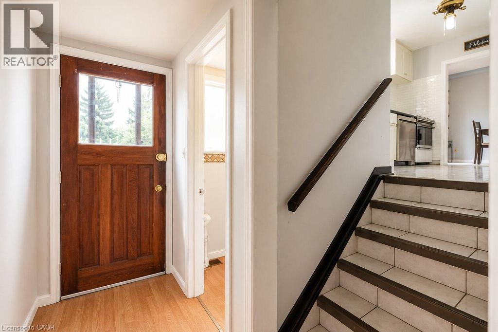 120 Stone Church Road W, Hamilton, ON - Indoor Photo Showing Other Room