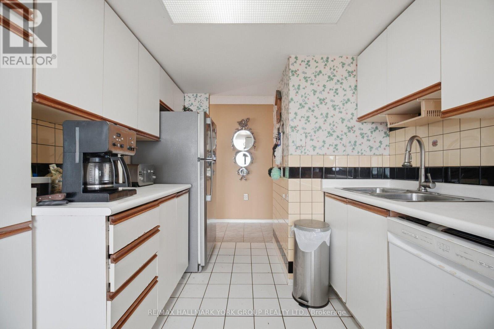 1406 - 600 Rexdale Boulevard, Toronto, ON - Indoor Photo Showing Kitchen With Double Sink