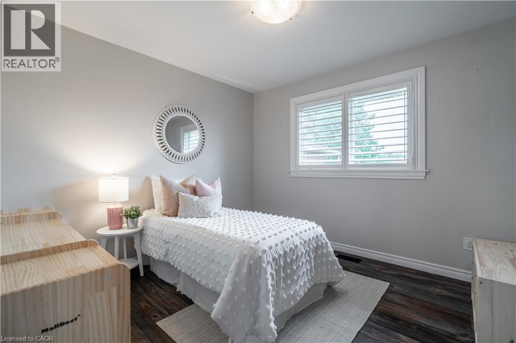 368 Caithness Street, Caledonia, ON - Indoor Photo Showing Bedroom