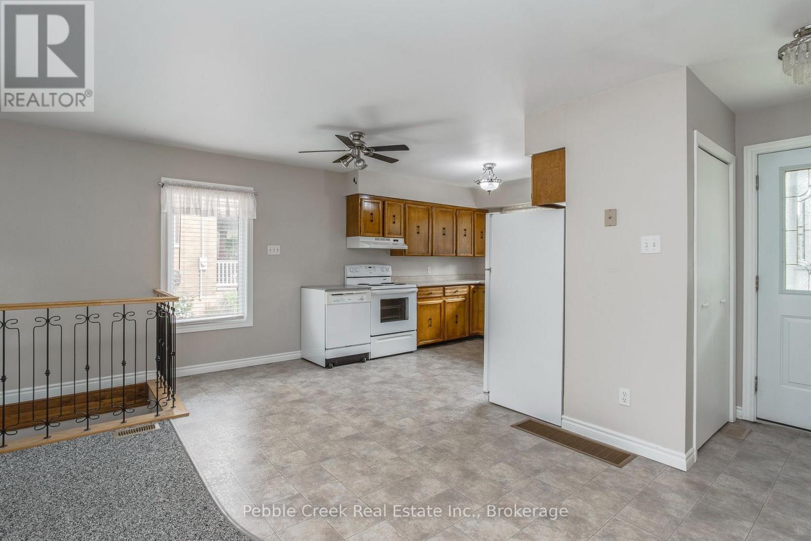 172 Elgin Avenue W, Goderich (Goderich (Town)), ON - Indoor Photo Showing Kitchen