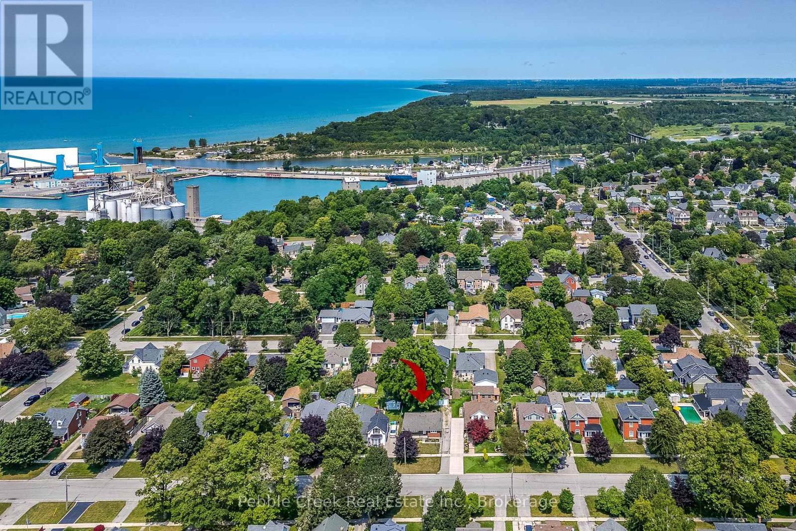 172 Elgin Avenue W, Goderich (Goderich (Town)), ON - Outdoor With Body Of Water With View