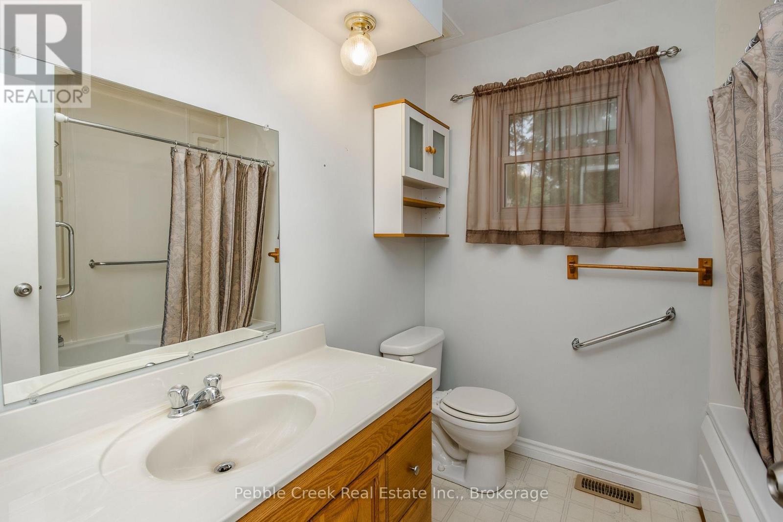 172 Elgin Avenue W, Goderich (Goderich (Town)), ON - Indoor Photo Showing Bathroom
