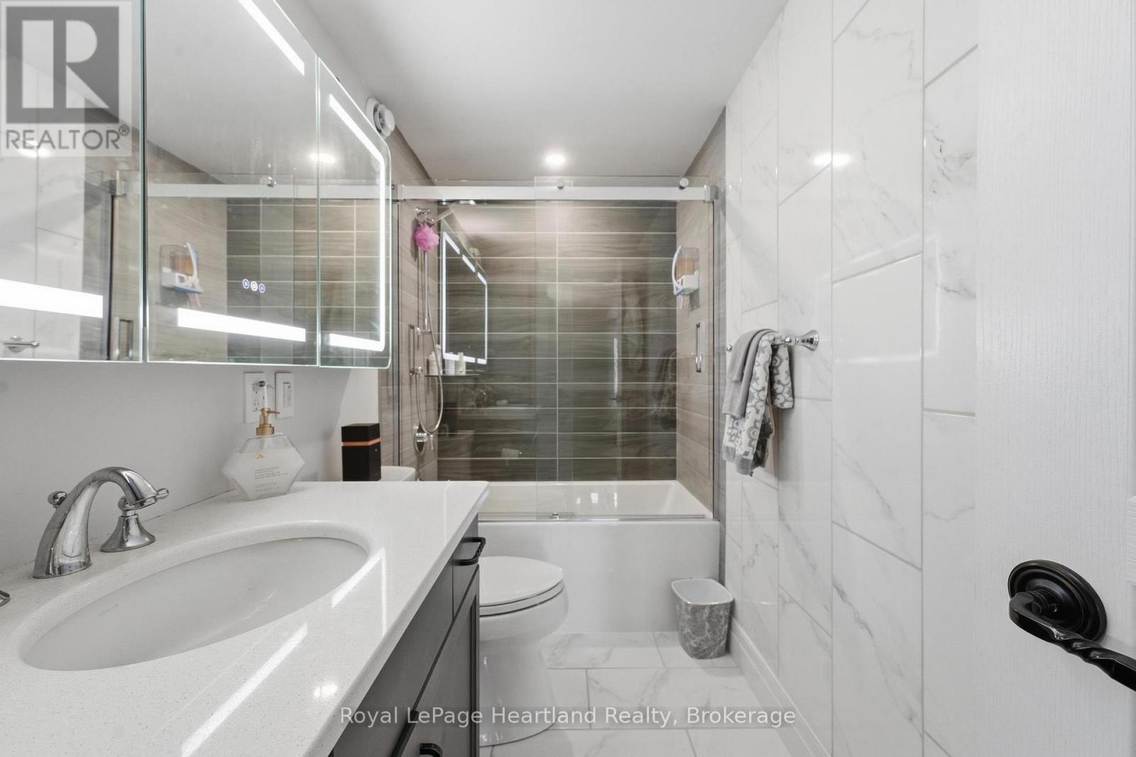 100 - 5 Cobourg Street, Goderich (Goderich (Town)), ON - Indoor Photo Showing Bathroom