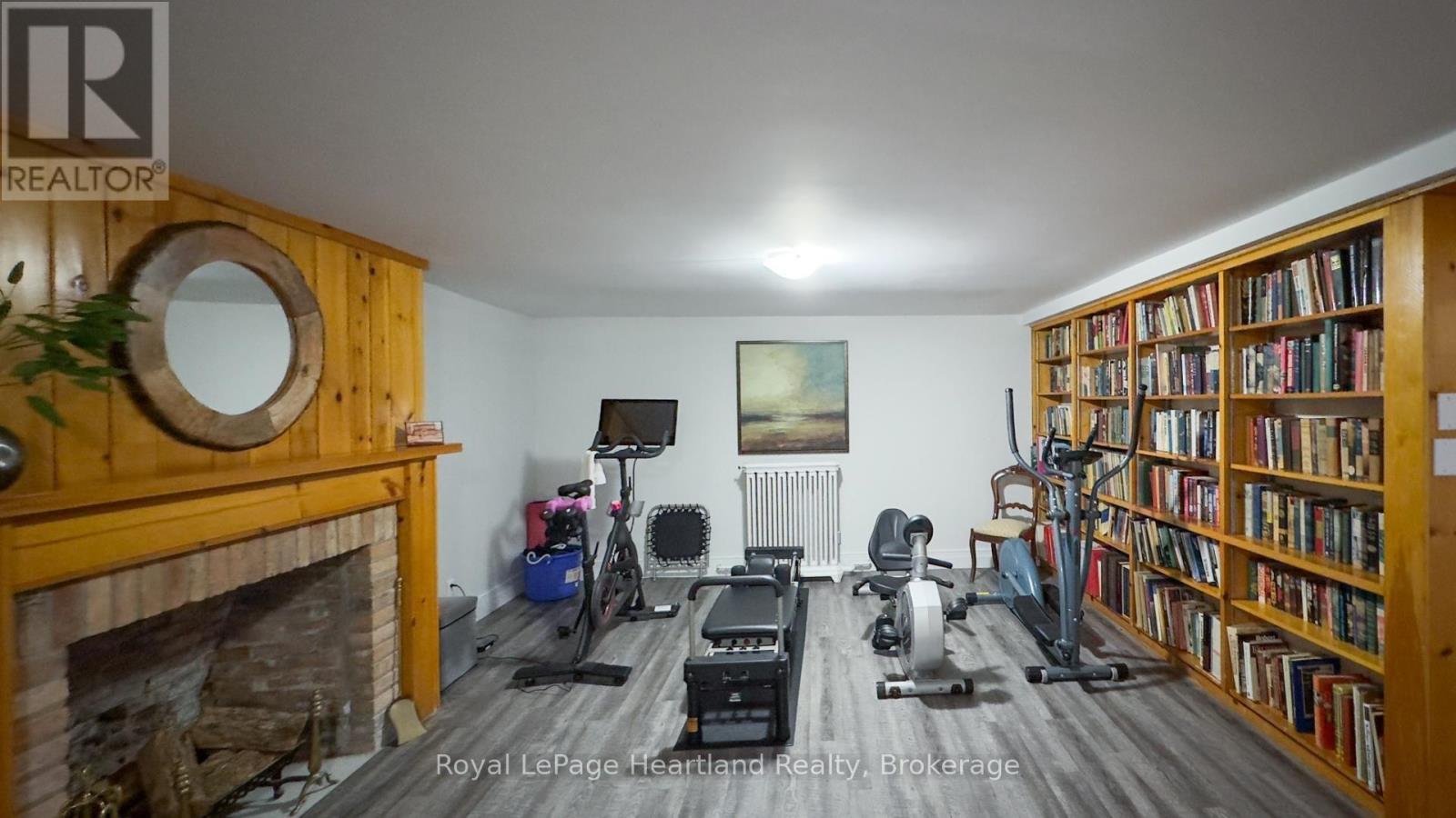 100 - 5 Cobourg Street, Goderich (Goderich (Town)), ON - Indoor With Fireplace