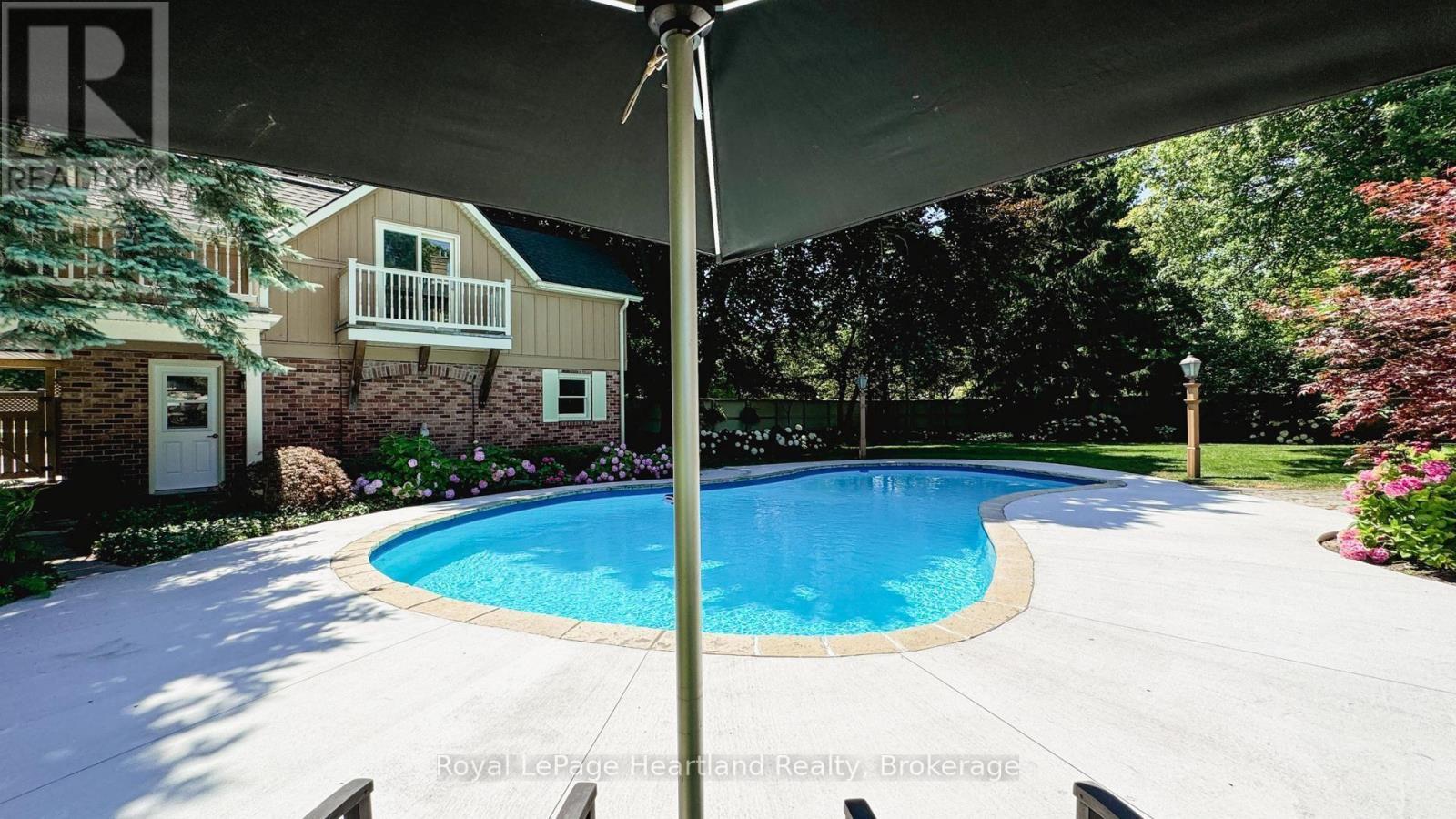 100 - 5 Cobourg Street, Goderich (Goderich (Town)), ON - Outdoor With In Ground Pool