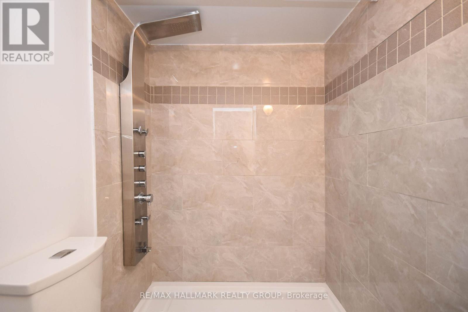 759 Adams Avenue, Ottawa, ON - Indoor Photo Showing Bathroom