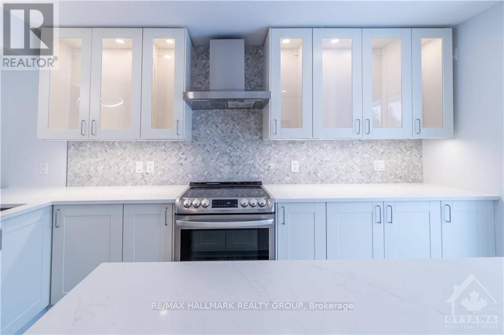 759 Adams Avenue, Ottawa, ON - Indoor Photo Showing Kitchen