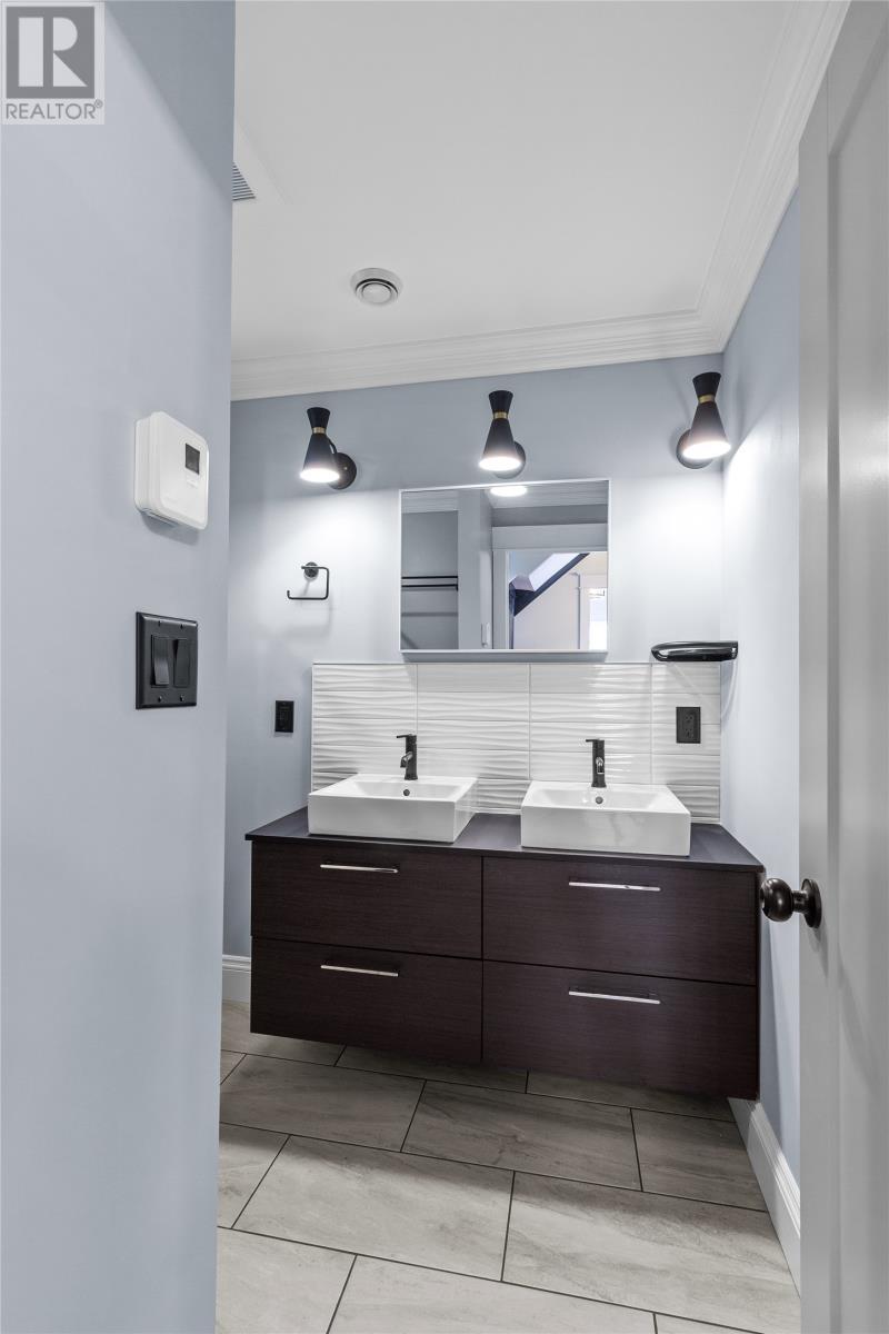 2 Blackmarsh Road, St. John'S, NL - Indoor Photo Showing Garage