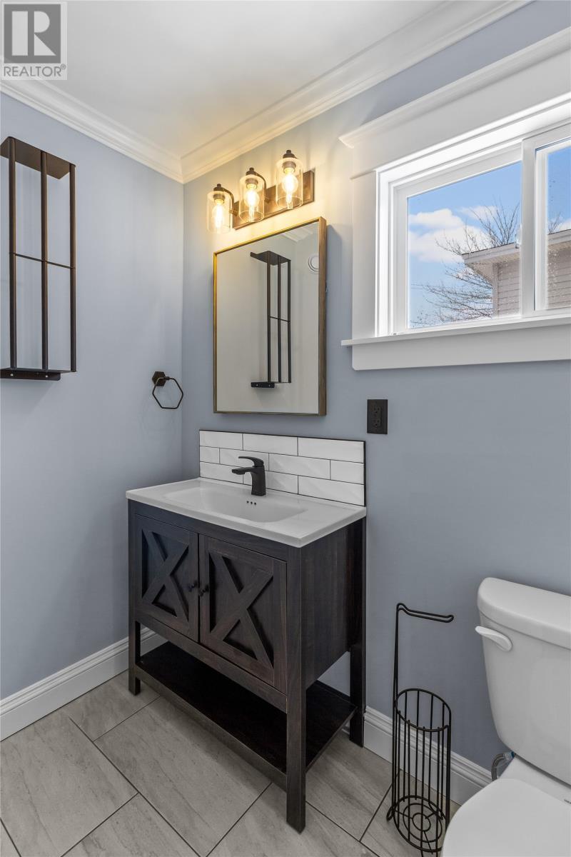 2 Blackmarsh Road, St. John'S, NL - Indoor Photo Showing Bathroom