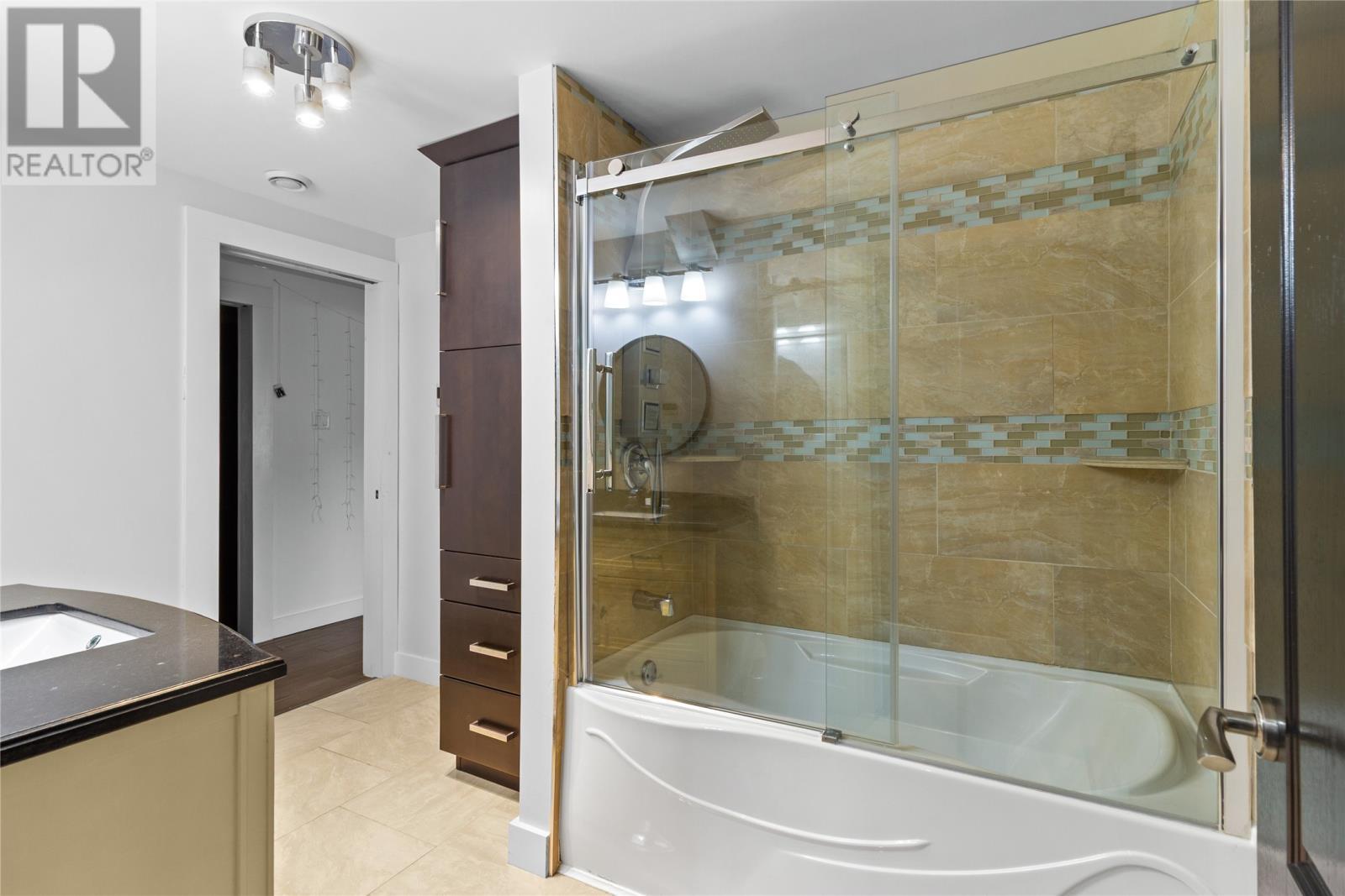 28 Flora Drive, Torbay, NL - Indoor Photo Showing Bathroom