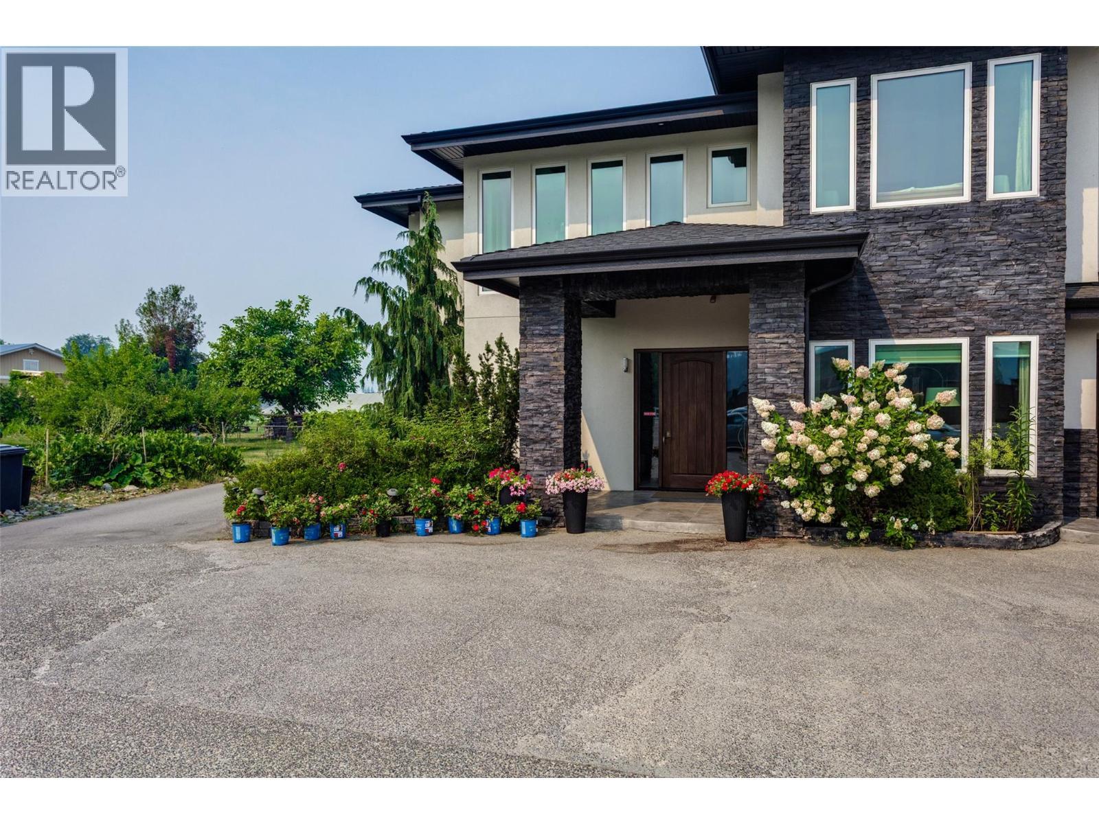 3666 Benvoulin Road, Kelowna, BC - Outdoor