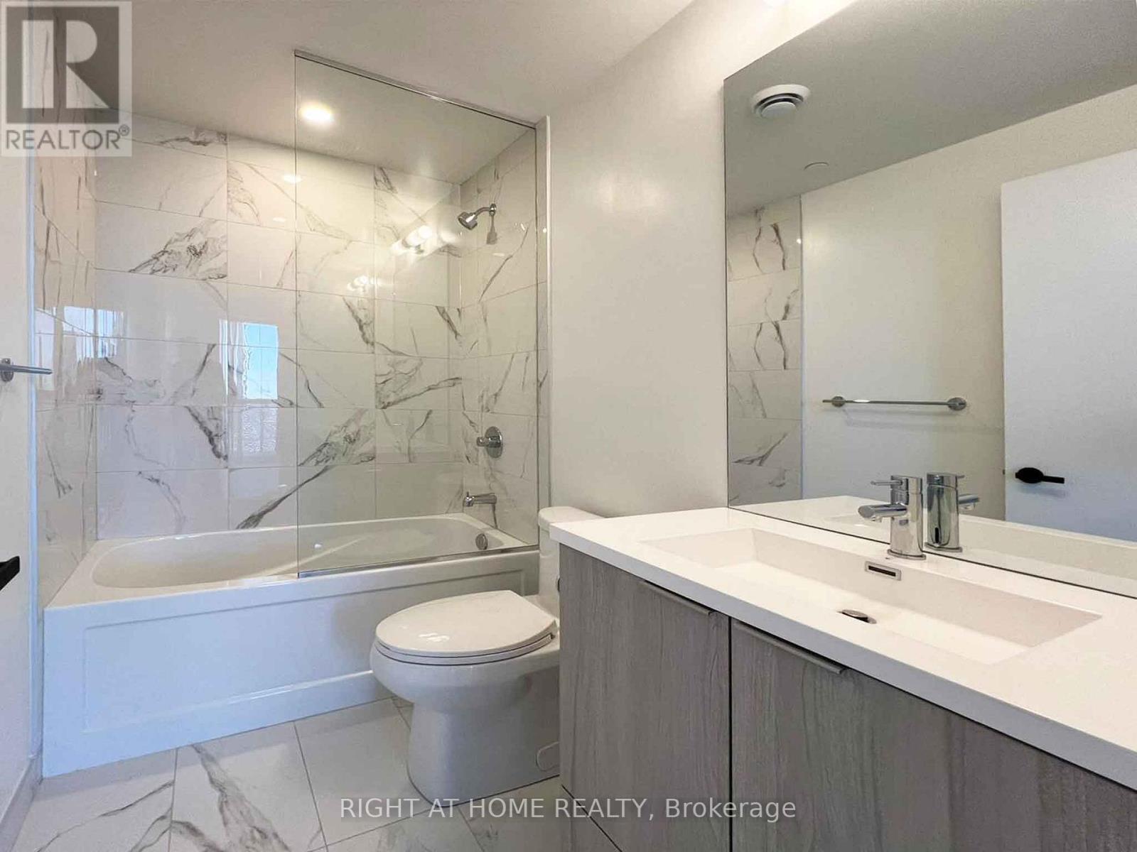 Washroom 2 - 3907 - 8 Interchange Way, Vaughan, ON - Indoor Photo Showing Bathroom