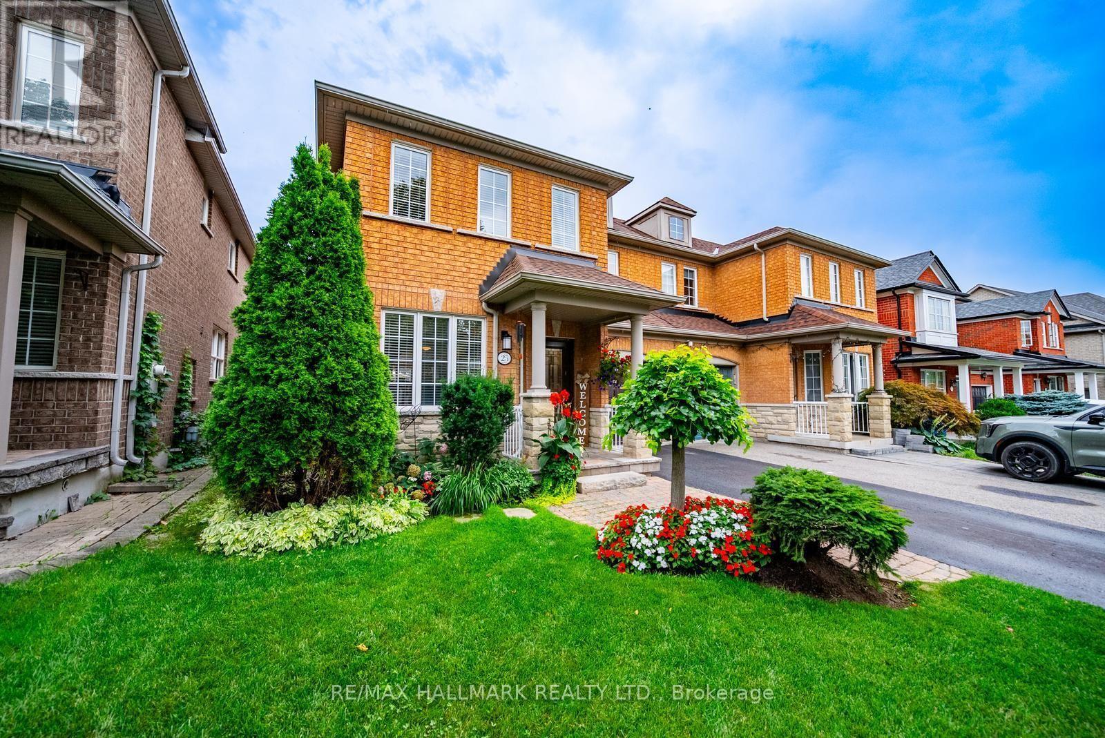 25 Starr Crescent, Aurora, ON