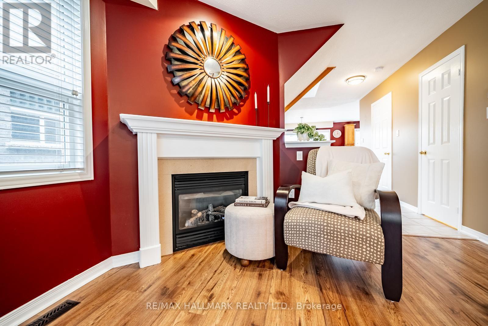 25 Starr Crescent, Aurora, ON