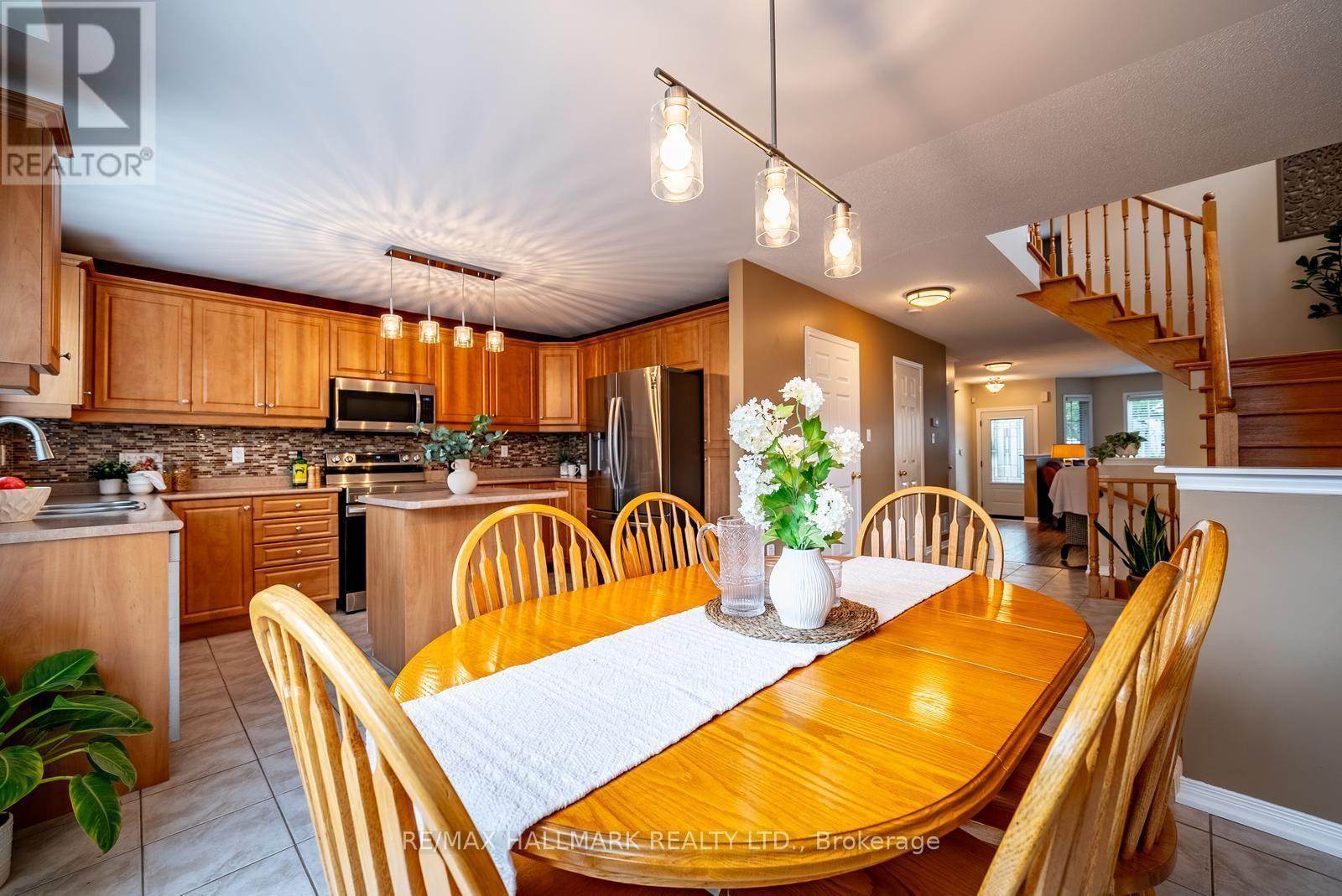 25 Starr Crescent, Aurora, ON