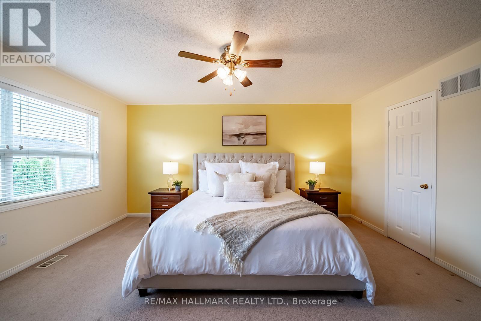 25 Starr Crescent, Aurora, ON