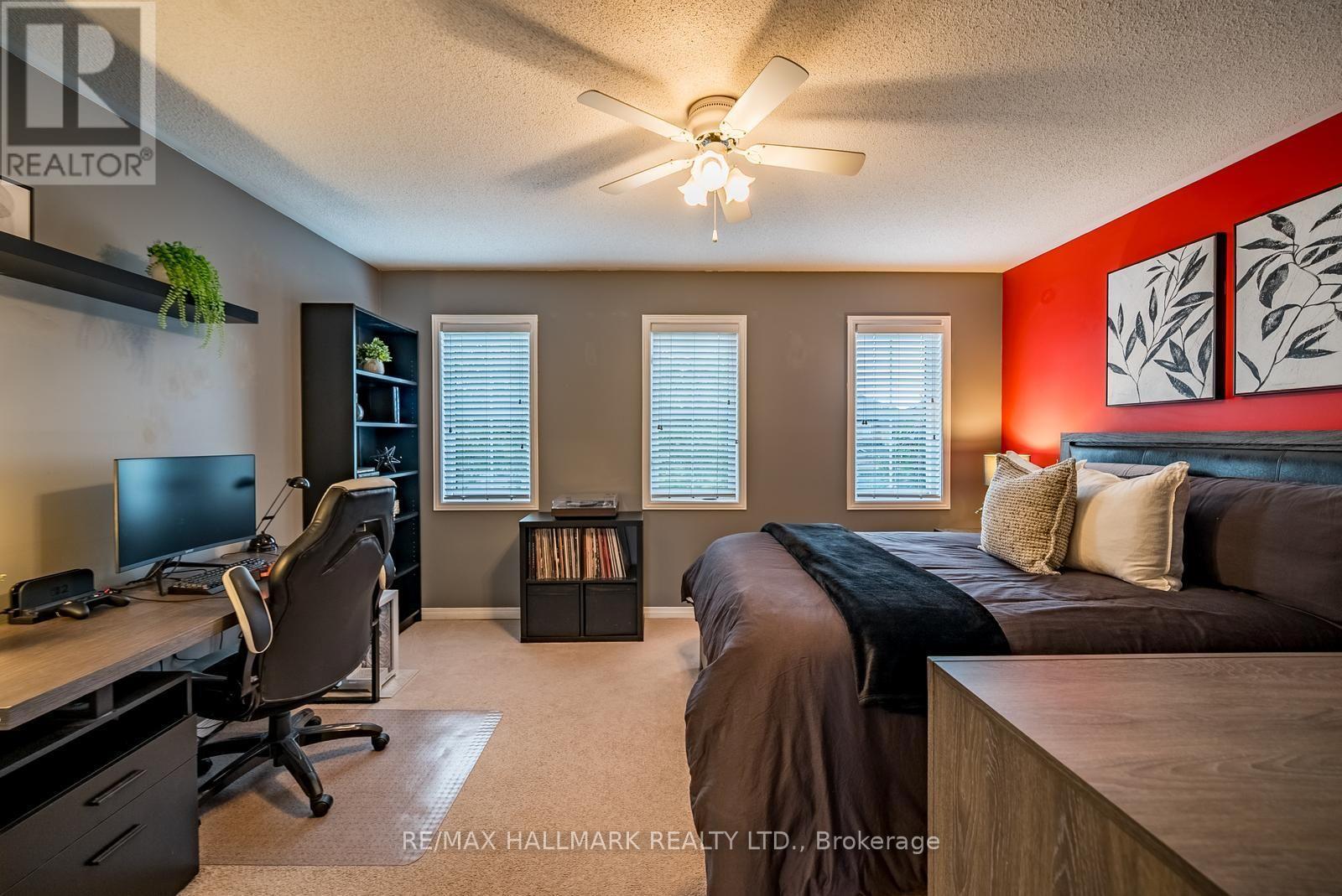 25 Starr Crescent, Aurora, ON