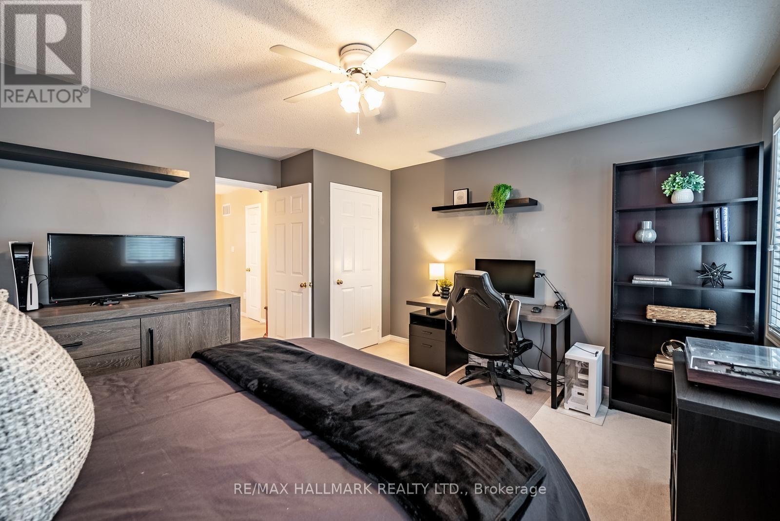 25 Starr Crescent, Aurora, ON