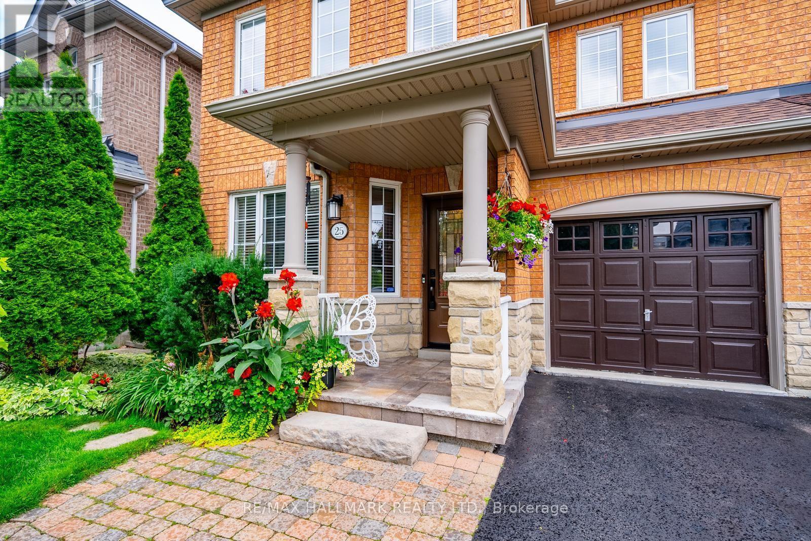 25 Starr Crescent, Aurora, ON