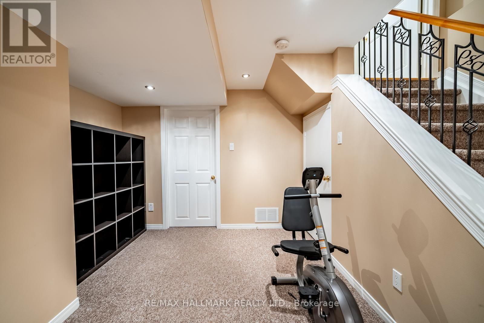 25 Starr Crescent, Aurora, ON
