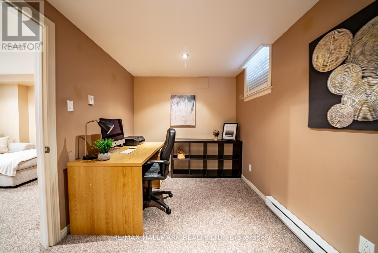25 Starr Crescent, Aurora, ON