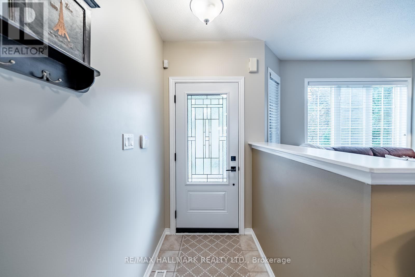 25 Starr Crescent, Aurora, ON
