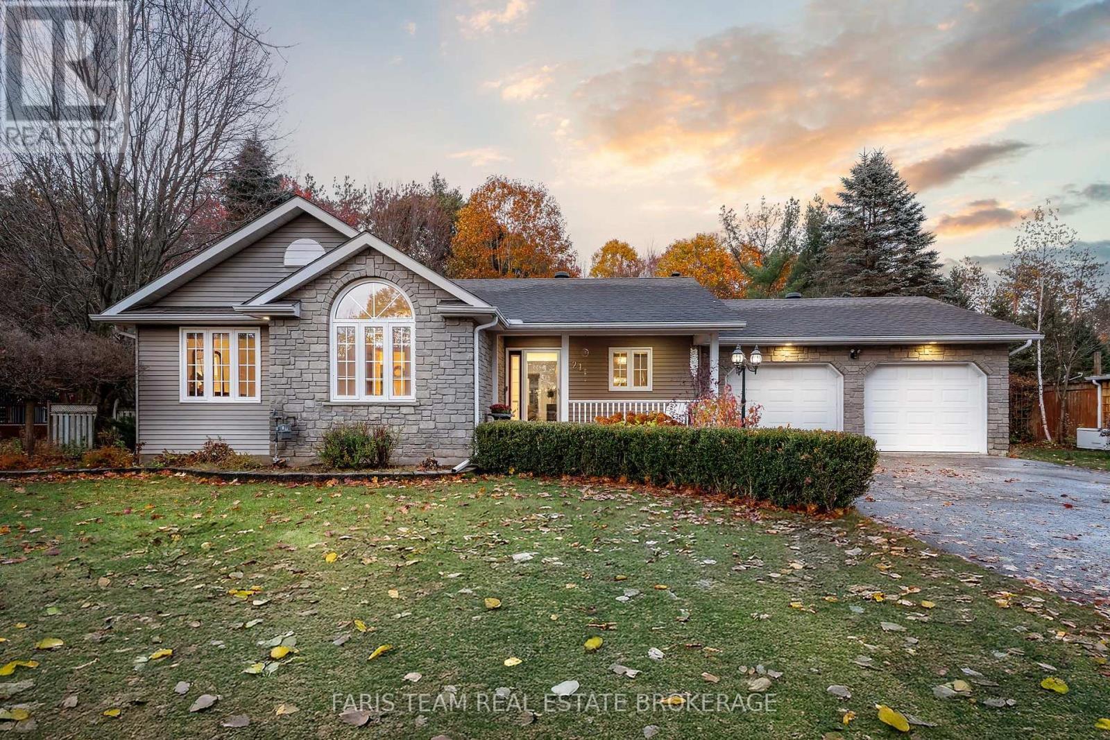 21 Maryjane Road, Tiny, ON - Outdoor With Facade