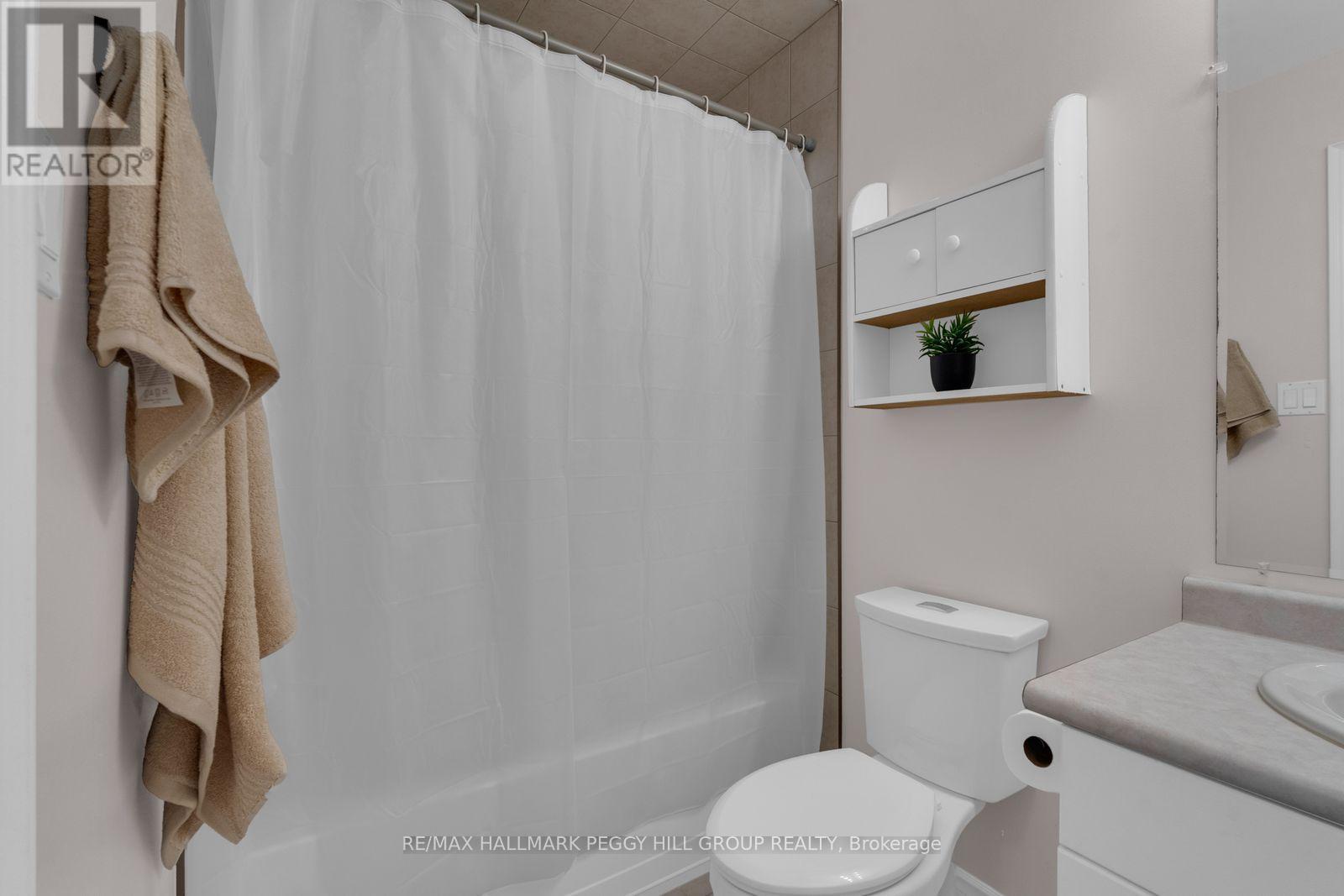 77 Graihawk Drive, Barrie, ON - Indoor Photo Showing Bathroom
