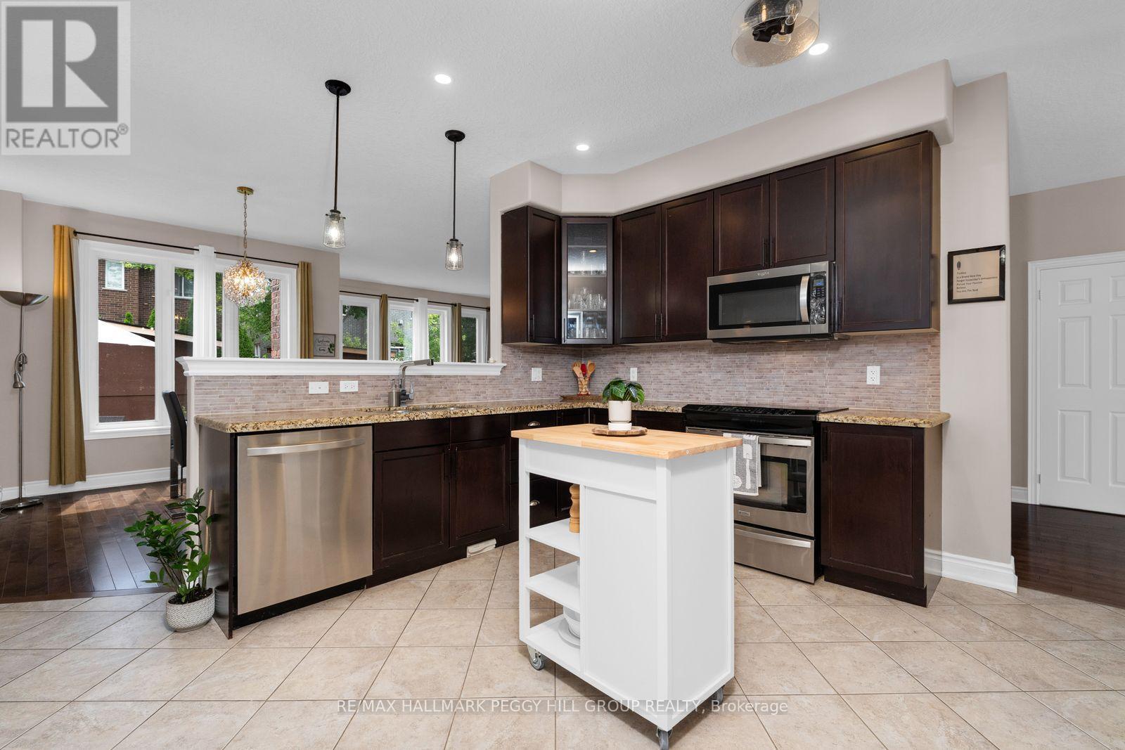 77 Graihawk Drive, Barrie, ON - Indoor Photo Showing Kitchen With Stainless Steel Kitchen With Upgraded Kitchen