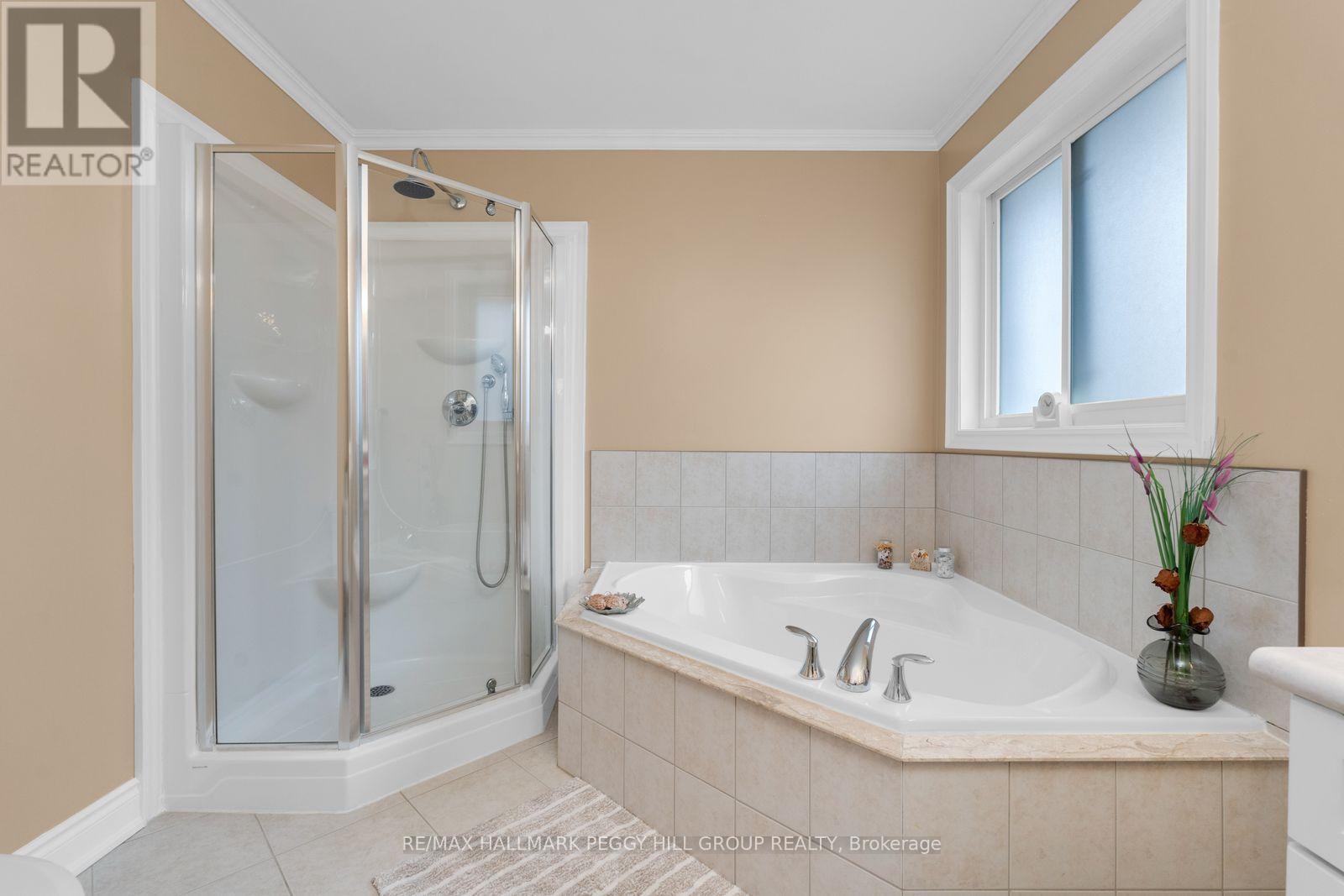 77 Graihawk Drive, Barrie, ON - Indoor Photo Showing Bathroom