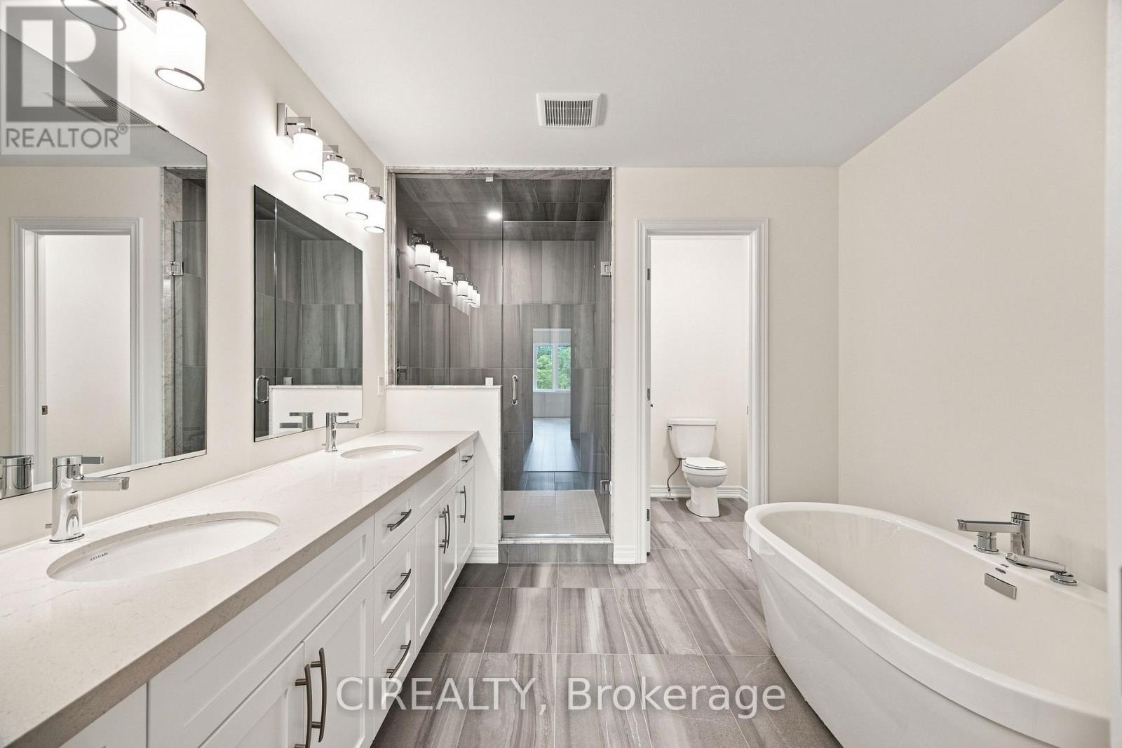 84 Valley Trail Place, Hamilton, ON - Indoor Photo Showing Bathroom