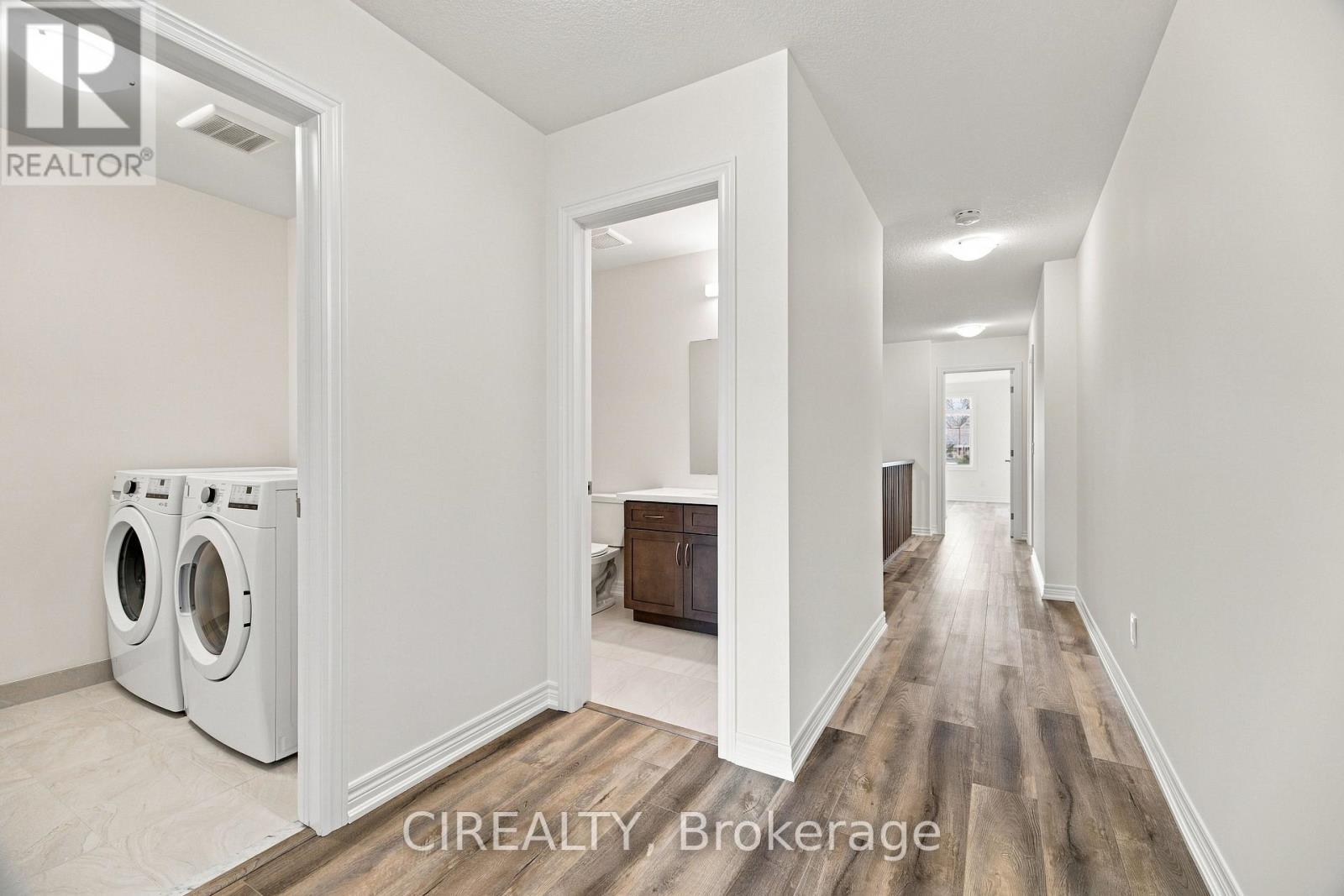 84 Valley Trail Place, Hamilton, ON - Indoor Photo Showing Laundry Room