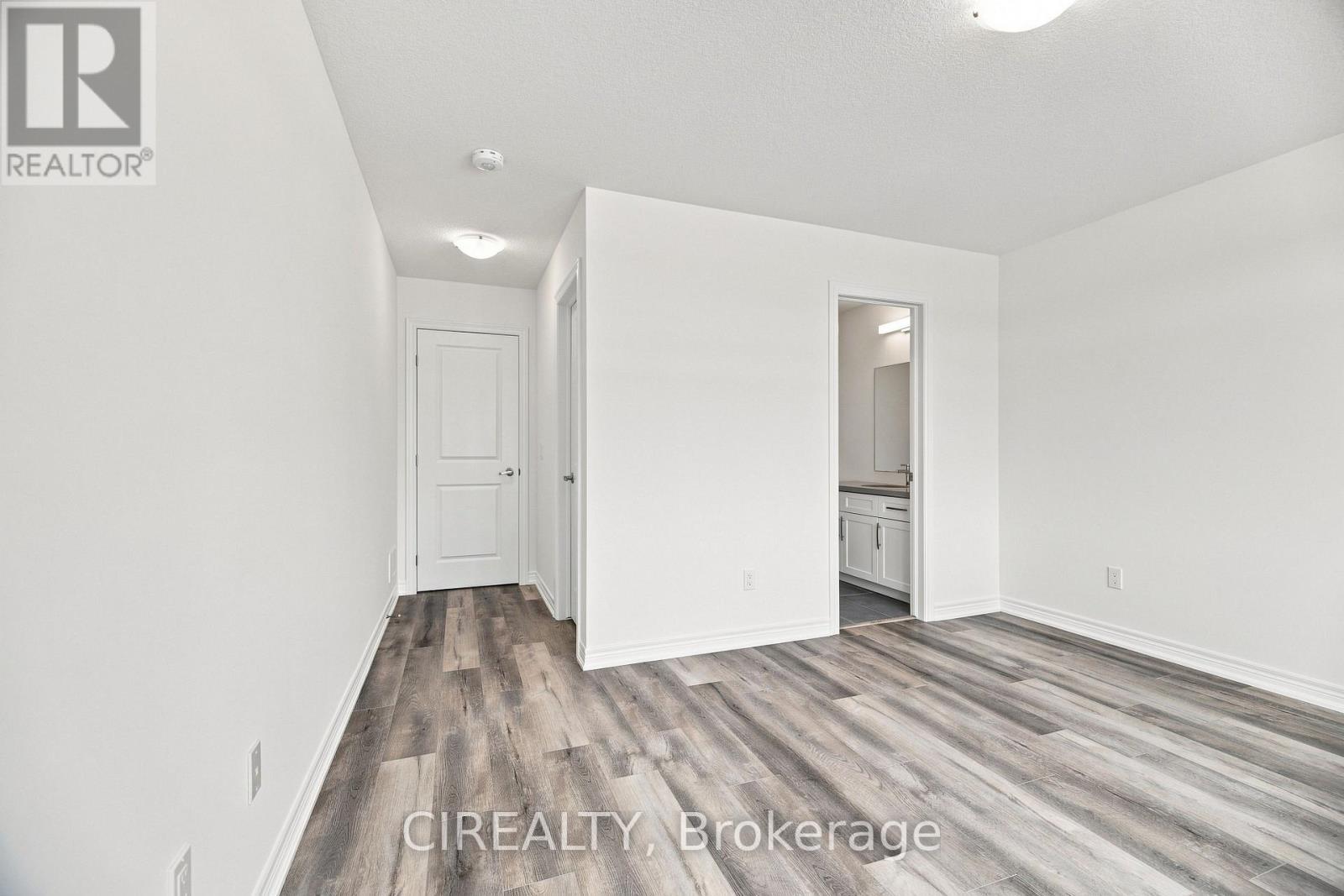 84 Valley Trail Place, Hamilton, ON - Indoor Photo Showing Other Room