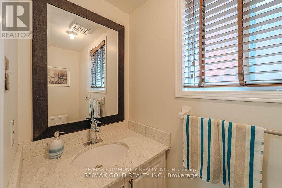 10 Squirreltail Way, Brampton, ON - Indoor Photo Showing Bathroom