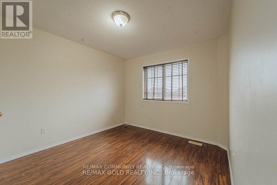 10 Squirreltail Way, Brampton, ON - Indoor Photo Showing Other Room