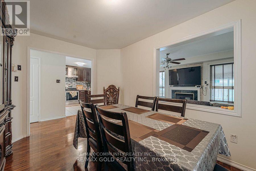 10 Squirreltail Way, Brampton, ON - Indoor Photo Showing Dining Room