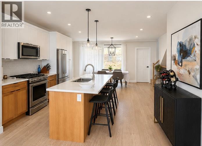 1839 Grey Owl Court, Kelowna, BC - Indoor Photo Showing Kitchen With Double Sink With Upgraded Kitchen