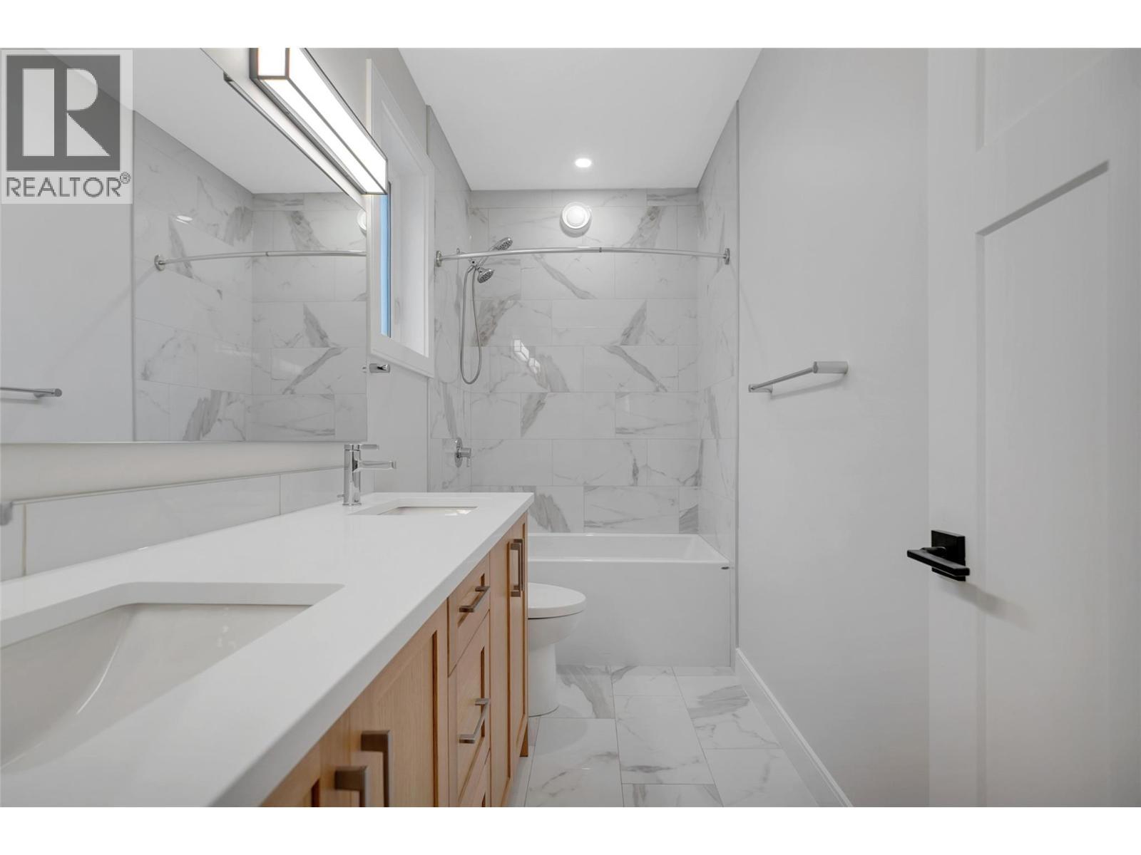 1839 Grey Owl Court, Kelowna, BC - Indoor Photo Showing Bathroom