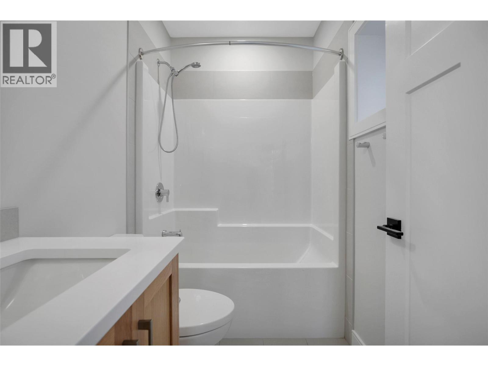 1839 Grey Owl Court, Kelowna, BC - Indoor Photo Showing Bathroom