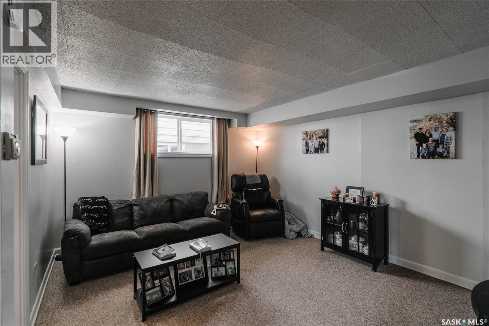 1012 2Nd Street E, Saskatoon, SK - Indoor