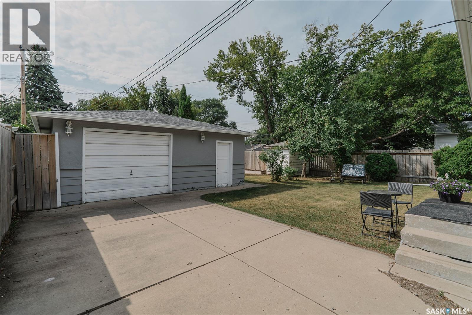 1012 2Nd Street E, Saskatoon, SK - Outdoor