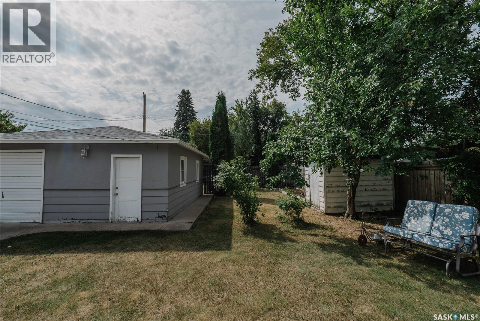 1012 2Nd Street E, Saskatoon, SK - Outdoor