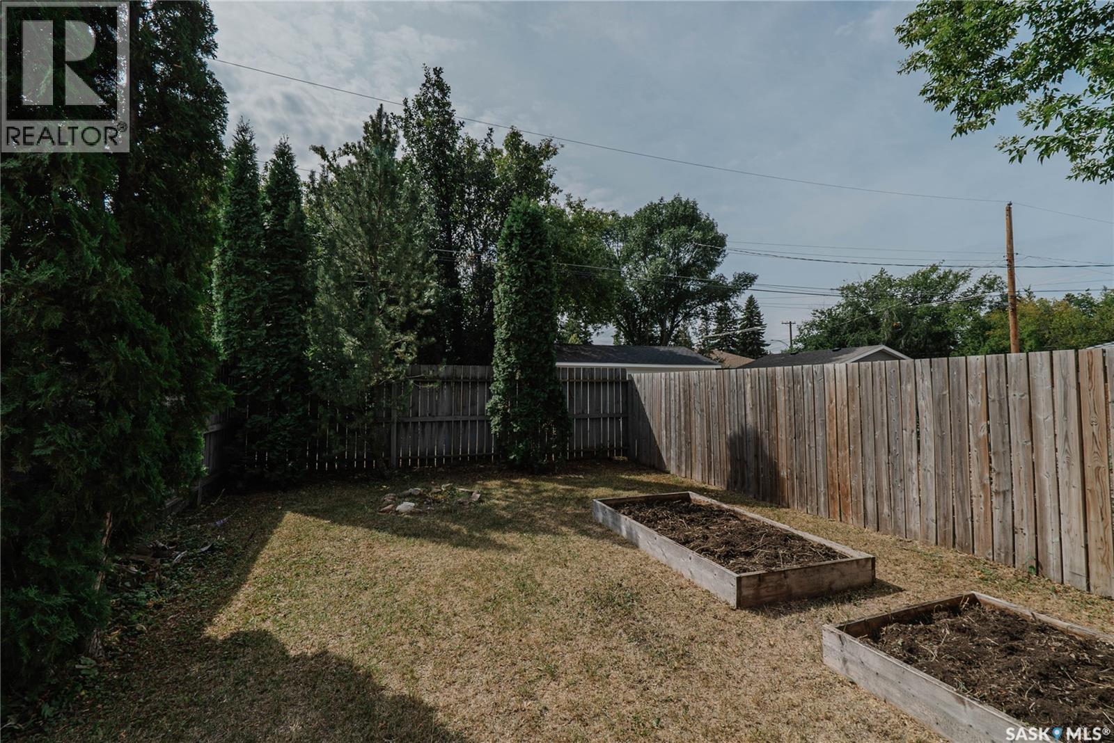 1012 2Nd Street E, Saskatoon, SK - Outdoor