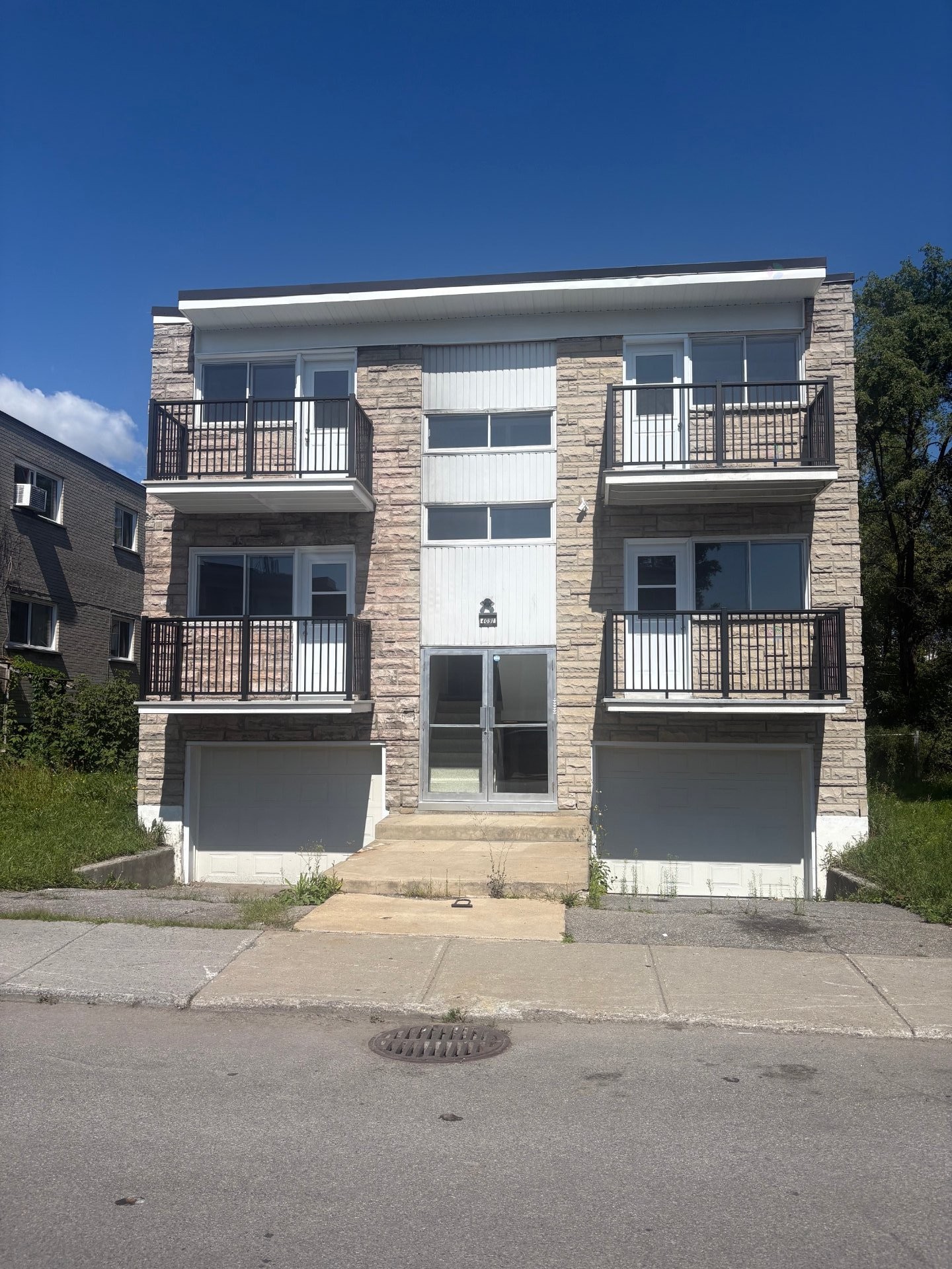 Front of Structure - 4091 Rue Forest, Montréal (Montréal-Nord), QC - Outdoor With Facade