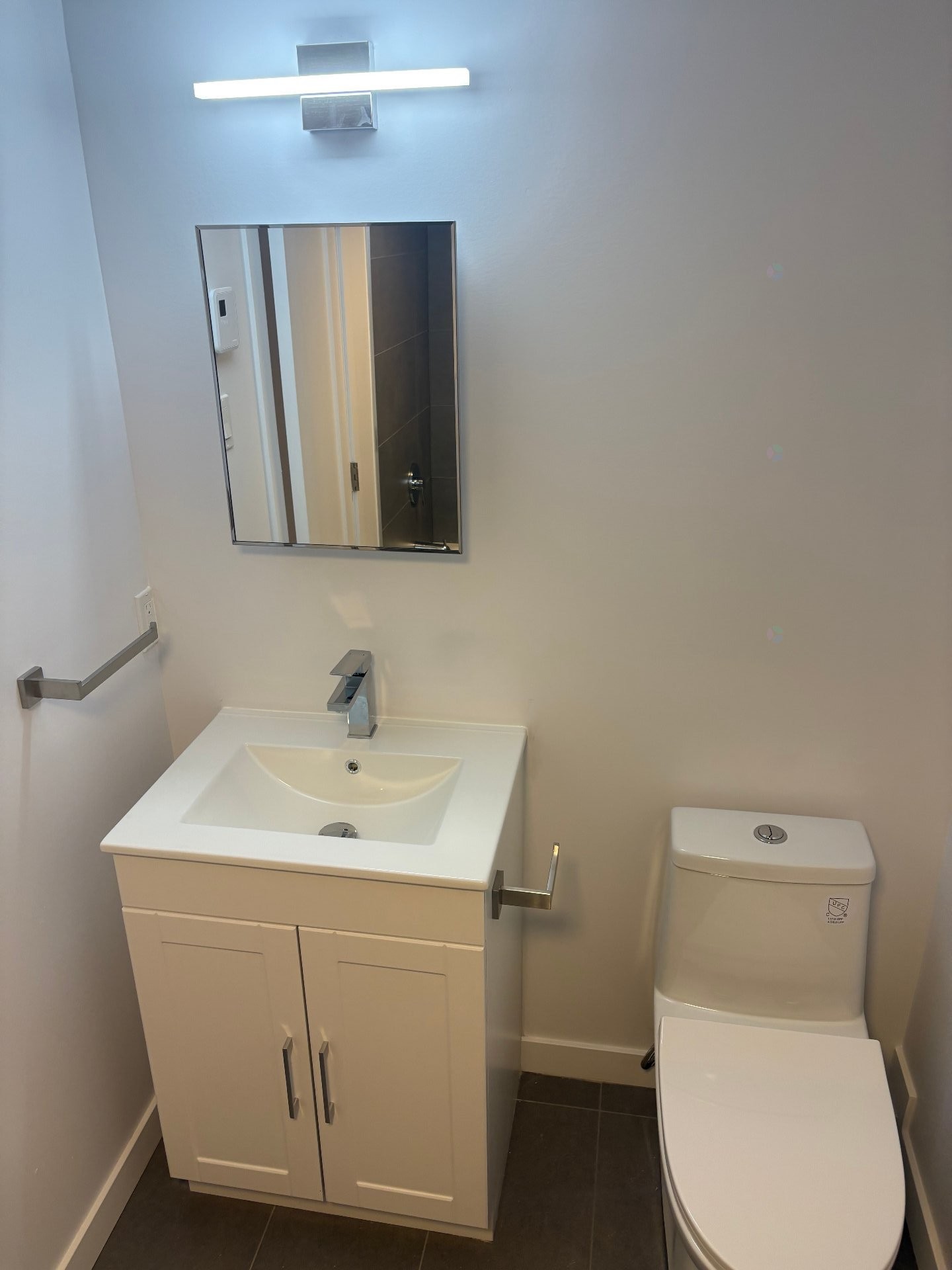 Bathroom - 4091 Rue Forest, Montréal (Montréal-Nord), QC - Indoor Photo Showing Bathroom