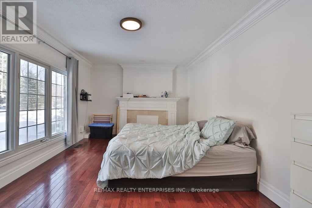 1168 Stavebank Road, Mississauga, ON - Indoor Photo Showing Bedroom